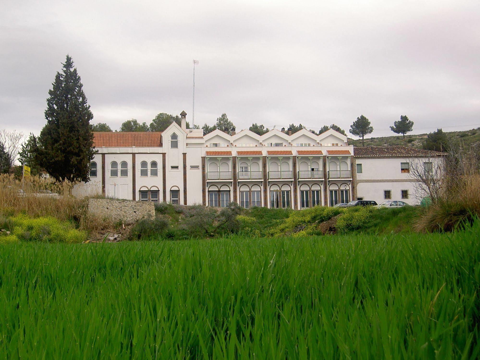 Balneario De Alicun De Las Torres Villanueva de las Torres Exterior photo