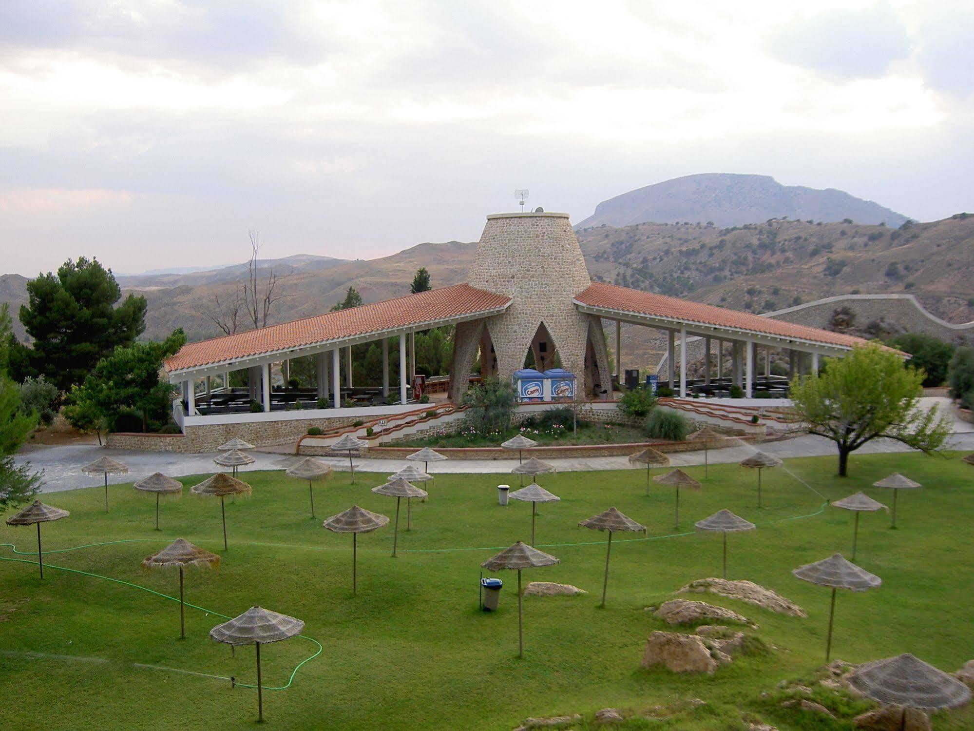 Balneario De Alicun De Las Torres Villanueva de las Torres Exterior photo